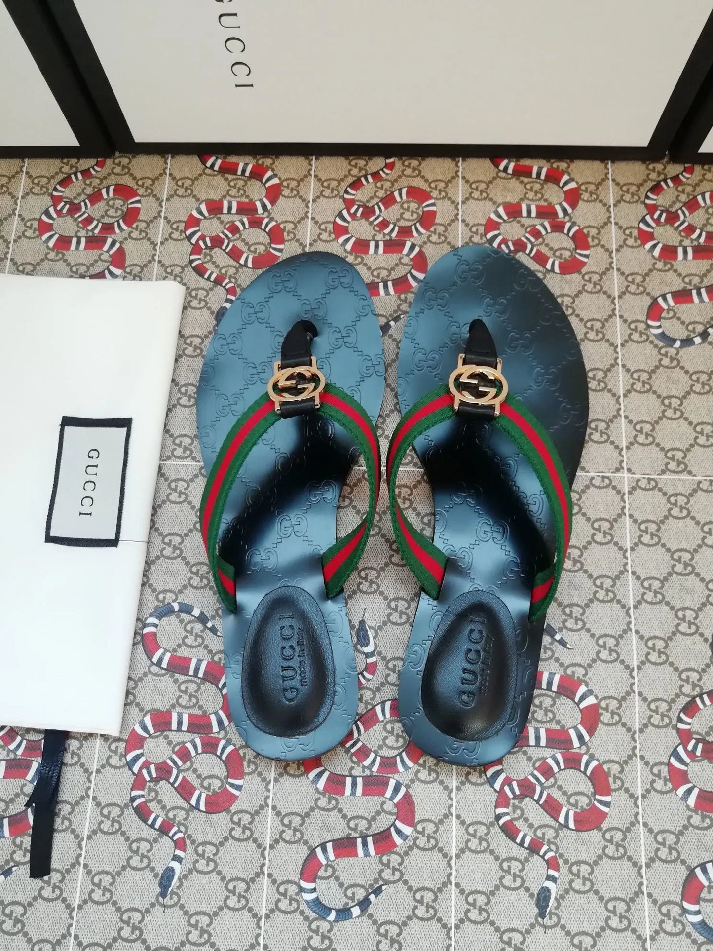 New Gucci Gucci flip-flops unisex