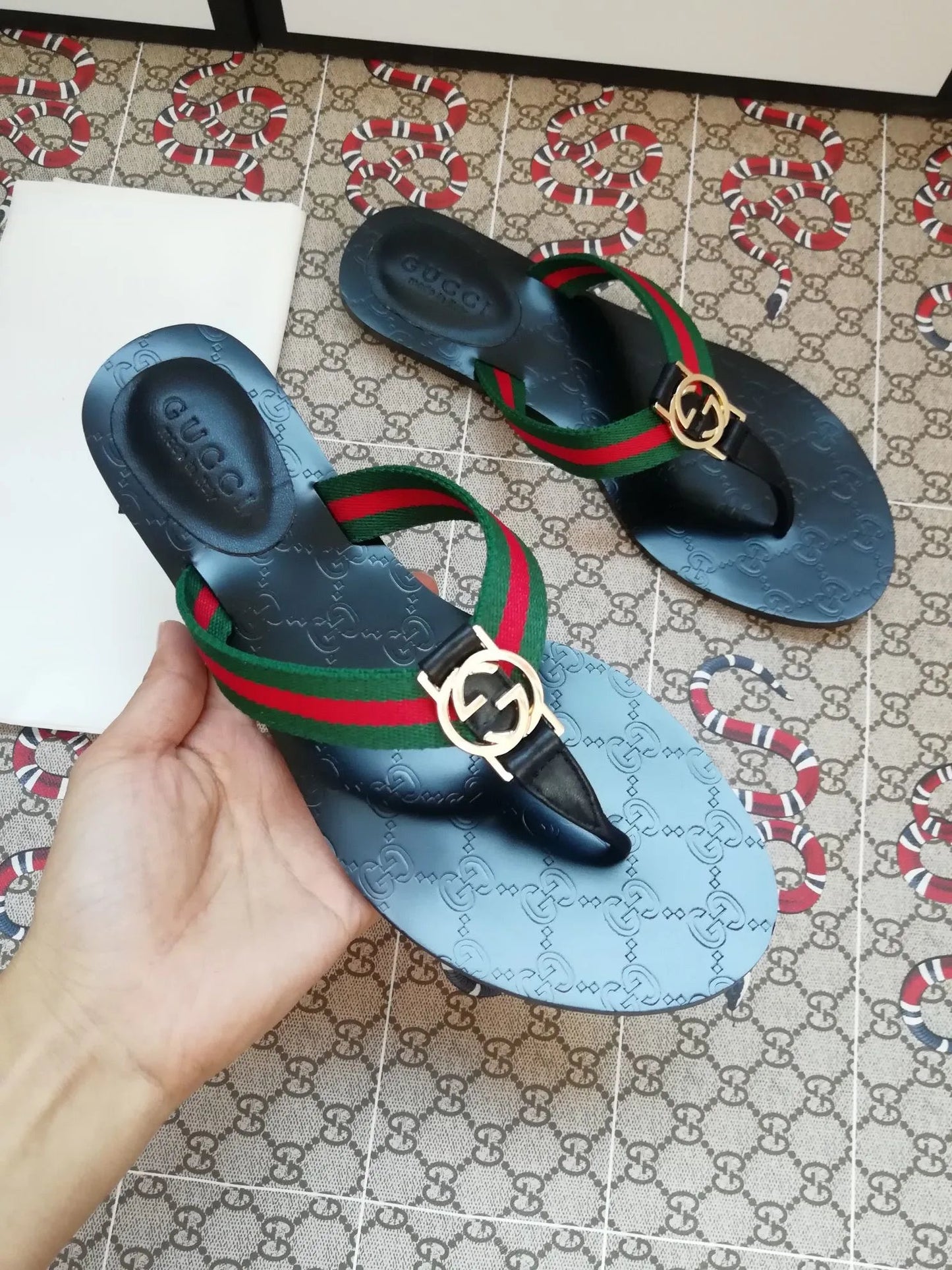 New Gucci Gucci flip-flops unisex