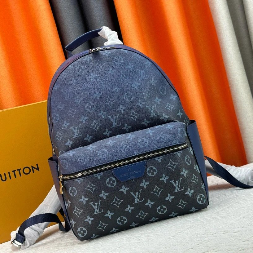 LV Backpack Backpack M46553 Size: 29 x 38 x 20 cm