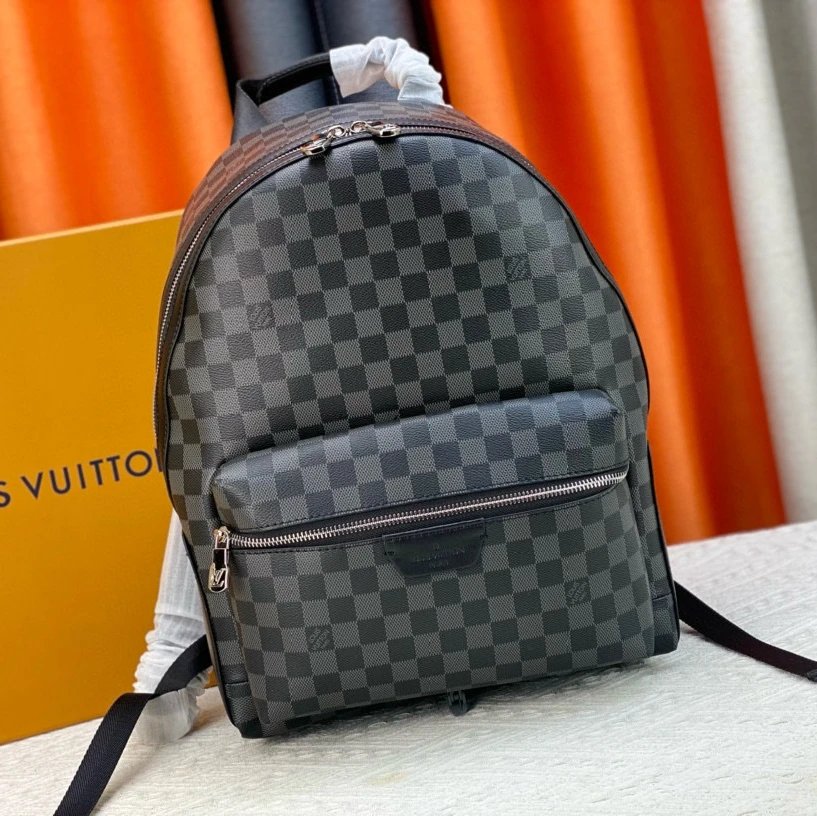 LV Backpack Backpack M46553 Size: 29 x 38 x 20 cm