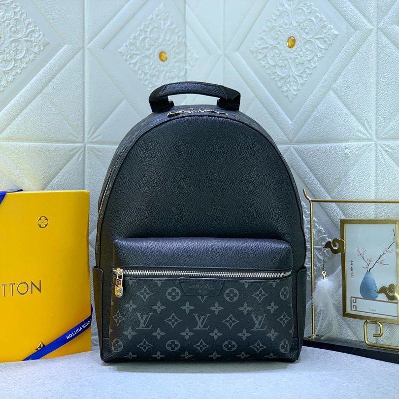 LV Backpack Backpack M46553 Size: 29 x 38 x 20 cm