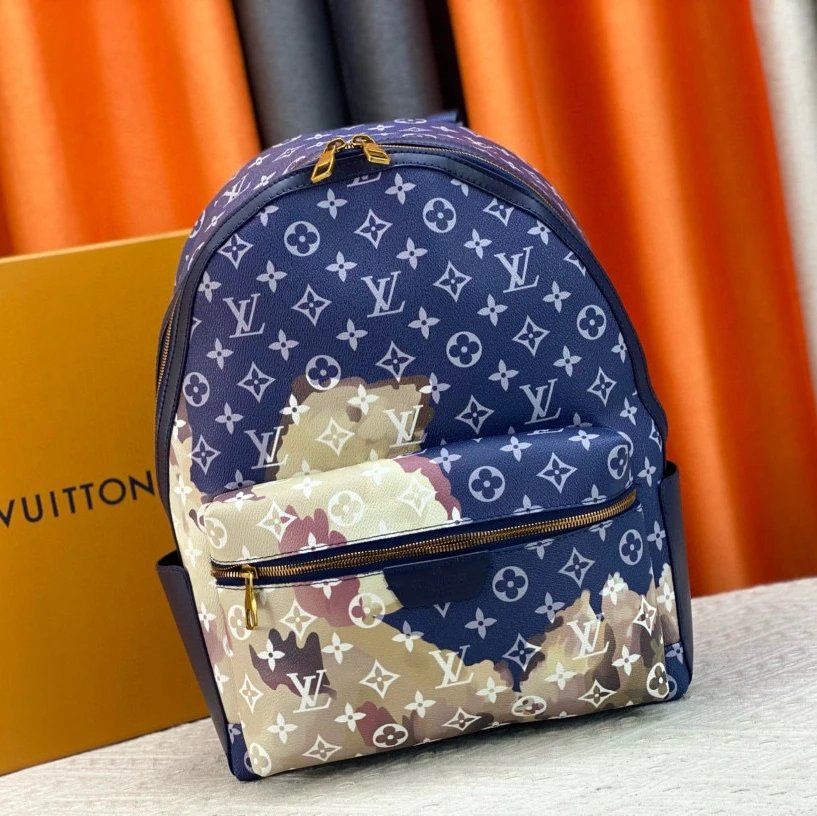 LV Backpack Backpack M46553 Size: 29 x 38 x 20 cm