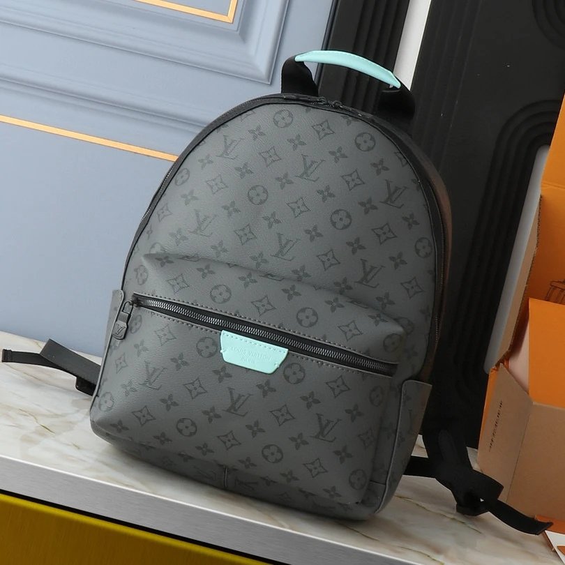 LV Backpack Backpack M46553 Size: 29 x 38 x 20 cm